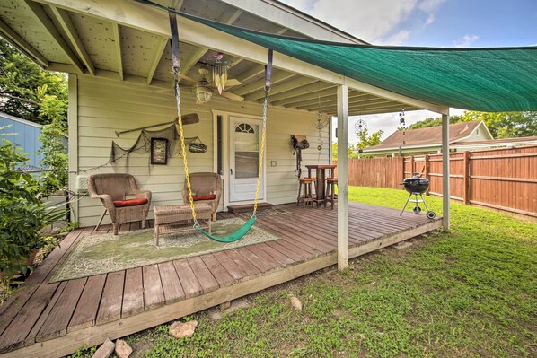 Canyon Lake Vacation Rental | Studio | 1BA | 450 Sq Ft | Steps Required