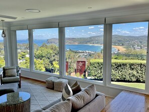 Front lounge beach views