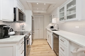 Beach Club 312 - Kitchen