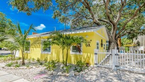 Sol & Luna Cottages 
