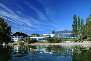 Haus Insel Reichenau - FamilienFerien Freiburg, (Reichenau), LHS 08404-Blick auf das Haus Insel Reichenau