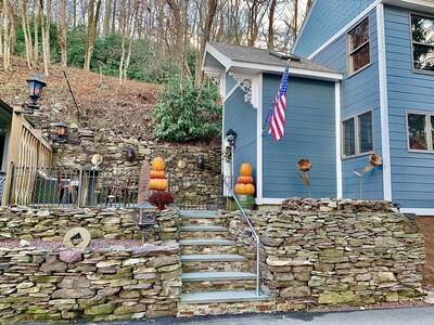 Whimsical Home on Quiet High Street, in Historic Downtown.   