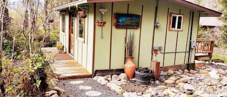 Little Green Cabin on Big Creek