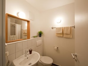 Einzelzimmer mit Dusche und WC