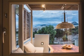 Outdoor Sitting Area