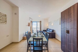 spacious dining / living room with free wifi internet and iptv