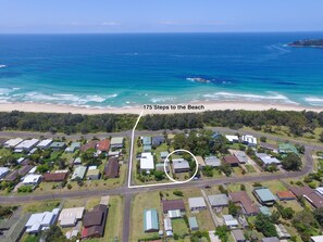 175 Steps from the front door to the Beautiful Sandy Beach of Narrawallee