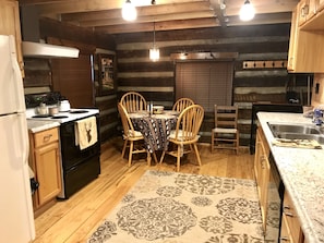 Elevation Vacation Rentals - The Farm - Kitchen + Dining Area