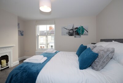 49 Scott Street -  a family break that sleeps 6 guests  in 3 bedrooms