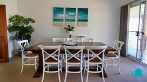 Seating for eight at the dining table