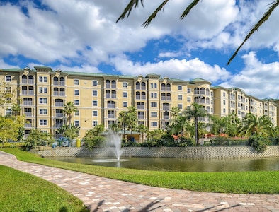 Celebration Apartment