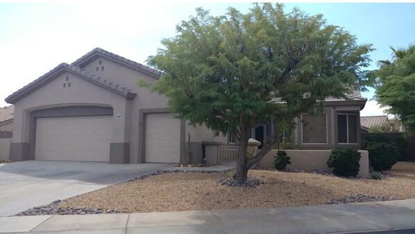 Large garage with Golf cart parking!