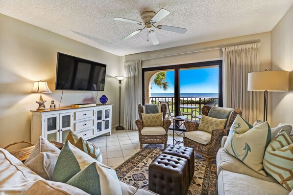 Beautiful Ocean view-new 60 inch -Flat screen-wall mounted "SMART TV"