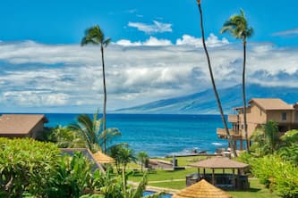 Private- 2 Master Bedrooms, 2.5 Baths with Ocean Views on Keoni Nu"i Bay!