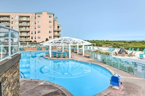 Seapointe Village Oceanfront | Community Amenities | Outdoor Pool