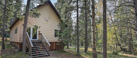 Find your next mountaintop escape at this Wyoming vacation rental!