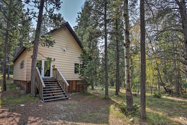 Find your next mountaintop escape at this Wyoming vacation rental!