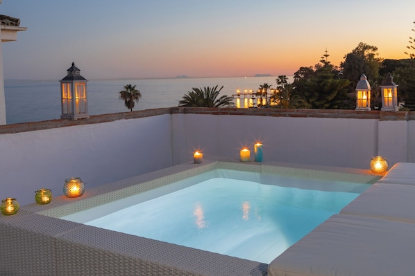 Bain à remous extérieur