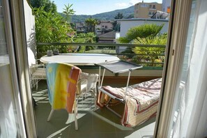 grosser, sonniger BalkonNachmittags- und Abendsonne