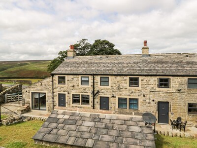 Mirk Cottage, CRAGG VALE