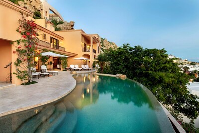 The Crown Jewel of villas in Pedregal, 180-degree views of the Pacific Ocean.