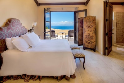 The Crown Jewel of villas in Pedregal, 180-degree views of the Pacific Ocean.