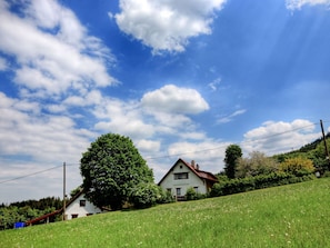 Sky, Cloud, Natural Landscape, Green, Nature, Grass, House, Grassland, Blue, Property