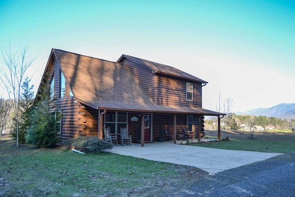Hiawassee Vacation Rental | Cabin | 3BR | 2.5BA | 2 Stories | 1,440 Sq Ft