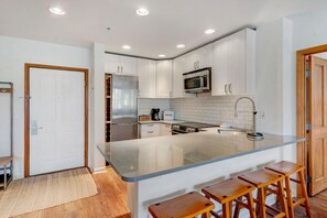 Brand new fully equipped kitchen.