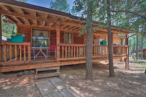 Private Covered Deck | Gas Grill | Additional Fridge