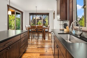 Sunrise Ridge in Suncadia. - Fully stocked kitchen with everything you'll need to make fabulous in-home meals!