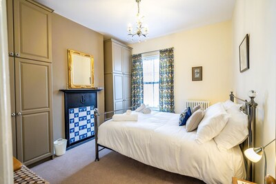 Victoria Cottage -  a family break that sleeps 4 guests  in 2 bedrooms