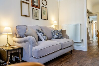 Victoria Cottage -  a family break that sleeps 4 guests  in 2 bedrooms