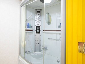 ・ Shower room in the room