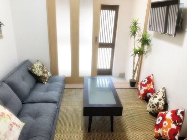 It has been fully renovated. This is the living/dining room.