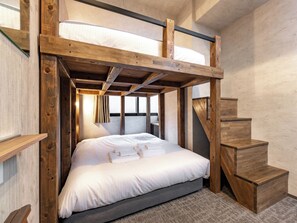 4 person room