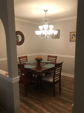 Dining Rm