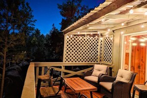 The balcony deck behind the house is the best spot for wildlife viewing