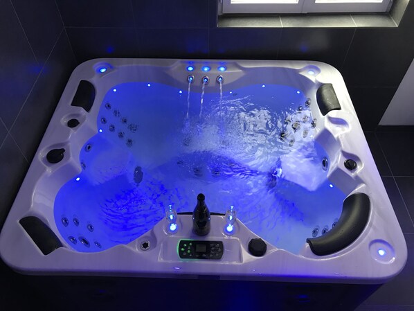 Jacuzzi Whirlpool