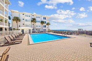 Just steps to the Gulf front pool