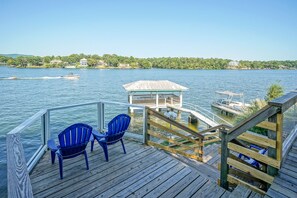 Extra Seating and Amazing Views!
