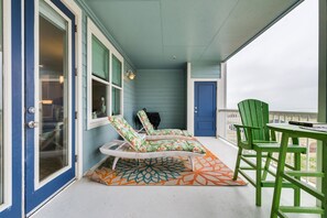 Spacious balcony for sunbathing, dining or relaxing.