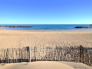 L'Eau, Ciel, Plante, Écorégion, Bleu Azur, Nuage, Paysage Naturel, Arbre, Cotiers Et Relief Océaniques, Plage