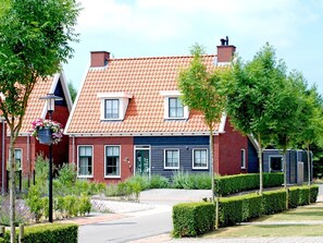 Pflanze, Eigentum, Fenster, Gebäude, Himmel, Wolke, Haus, Baum, Hütte, Grundstueck