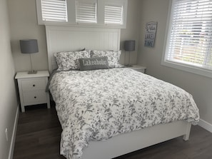 Upstairs queen bed