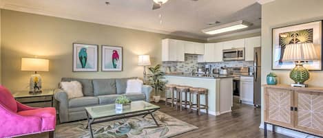 Destin Vacation Rental | 1BR | 1BA | 3rd-Floor Condo | Stairs Required