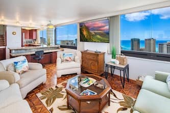 Panoramic Ocean Views Penthouse 601
