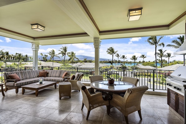 Kolea 10B ~ Main Lanai - Ocean and Mountain Views