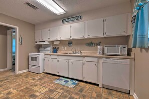Fully Equipped Kitchen | Dishware & Flatware | Cooking Basics