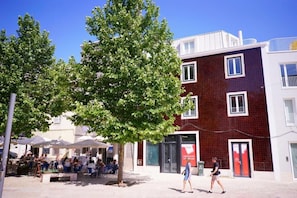 Vista frontal de la propiedad